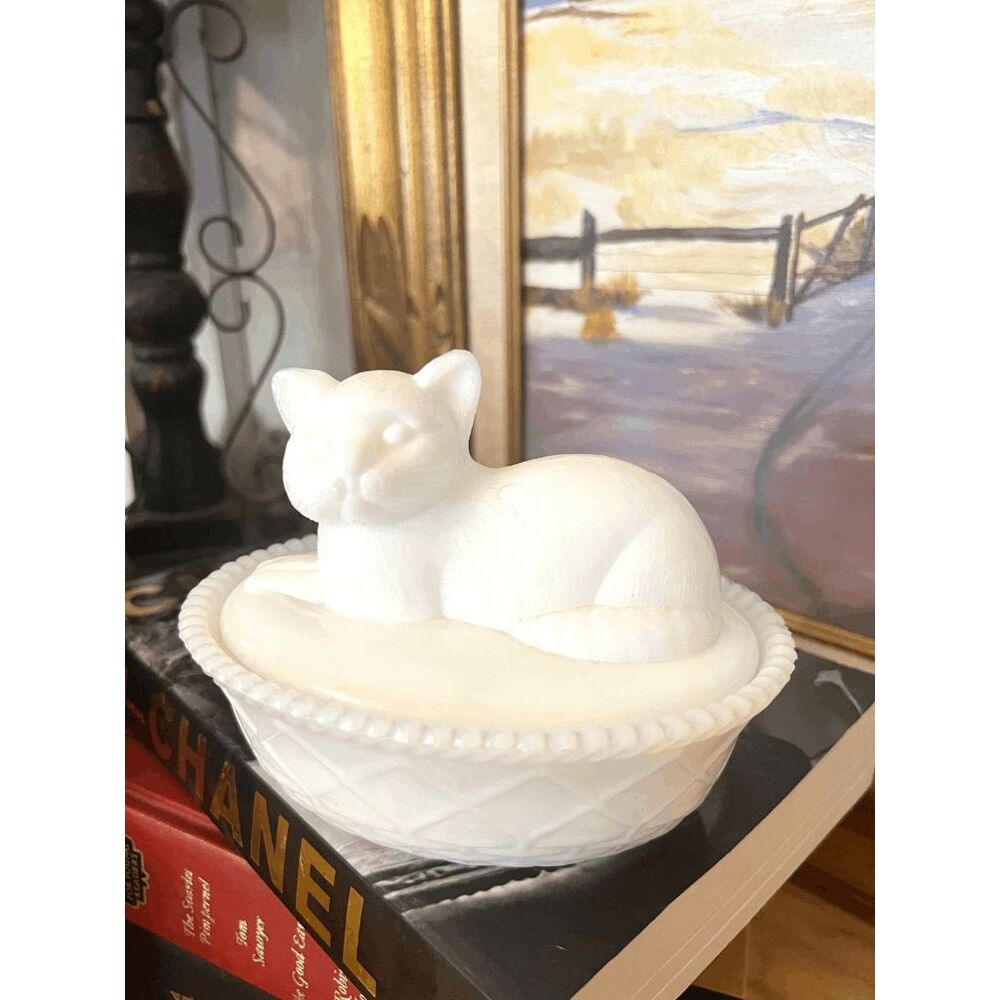 Vintage Westmoreland White Milk Glass Cat on Nest Covered Dish — Beaded Basket T